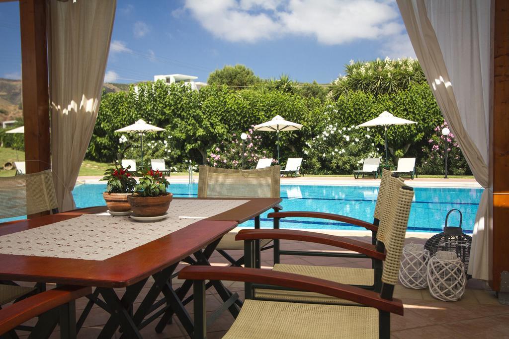 קיסאמוס Hotel Peli מראה חיצוני תמונה